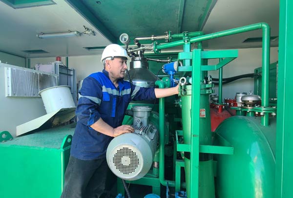 На ФНПЗ введена в эксплуатацию единственная на сегодня в Узбекистане промышленная установка по переработке нефтяных шламов